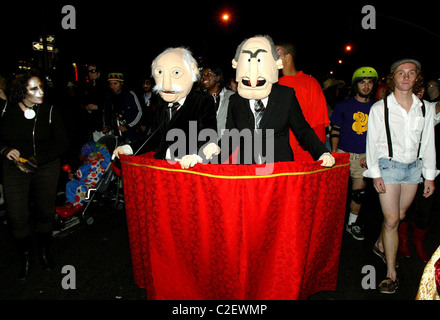 Nachtschwärmer teilnehmen an der 34. jährlichen Village Halloween Parade New York City, USA - 31.10.07 Stockfoto