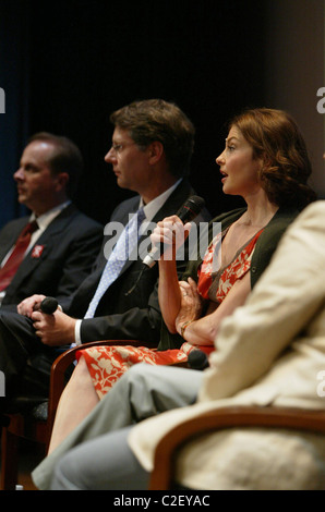 Panel-Gast und Ashley Judd World premiere Vorführung des Dokumentarfilms National Geographic Channel "Indiens versteckt Pest: Stockfoto