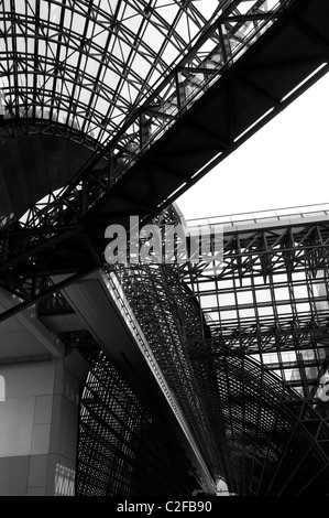 Das Innere des futuristischen Bahnhof Kyoto, Kyoto, Kansai, Honshu, Japan Stockfoto