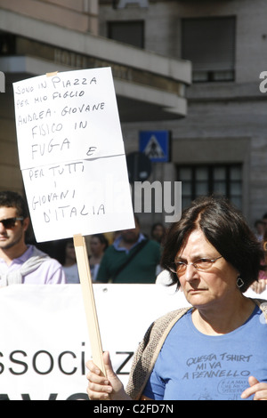 Kundgebung gegen prekäre Beschäftigung für schlechte Arbeit Verträge Bedingungen in Rom Italien 2011 Stockfoto