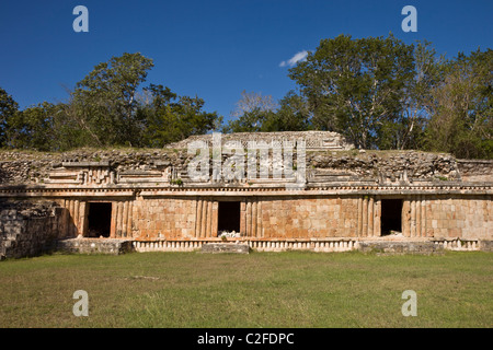 Türen in The Palace (El Palacio) an der Maya Ruinen von Labná entlang der Puuc-Route in der Yucatan Halbinsel, Mexiko. Stockfoto