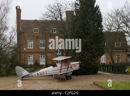 de Havilland DH82 Tiger Moth in Salisbury Hall Stockfoto