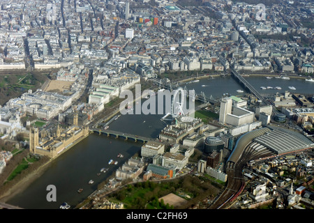 Luftaufnahme der Waterloo Station, London Eye, Big Ben und den Houses of Parliament Stockfoto