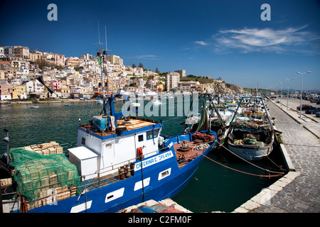 Angelboote/Fischerboote im Hafen von Sciacca Sizilien, Italien Stockfoto