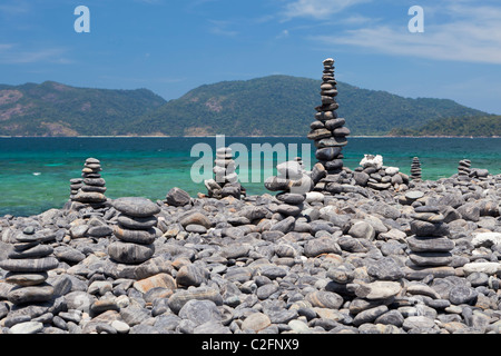 Die schwarze Kieselsteine Ko Hin Ngam Insel, Thailand Stockfoto