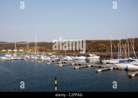 Ankern, Segeln am Portavadie Marina Bar und Restaurant Tighnabruaich & Bute Argyll Scotland UK-Vereinigtes Königreich Stockfoto