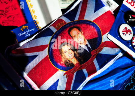 Ein Royal Wedding Souvenir Kissen in einem Geschäft Stockfoto