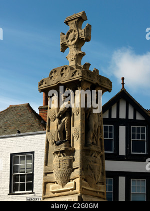 Buttermarket Canterbury Kent England war Memorial enthüllte 1921 den Architekten Arthur Beresford und den Bildhauer Benjamin Clemens Stockfoto