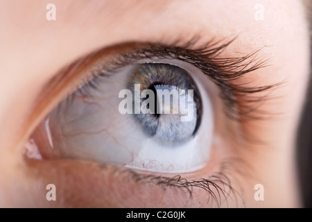 Aufnahme eines Womans Auges mit flachen DOF hautnah Stockfoto