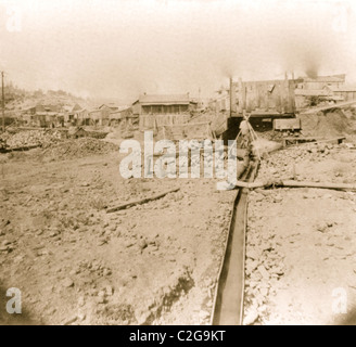 Goldwaschen am Vulkan, Amador County - Dump und Schleuse Stockfoto