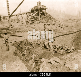 Goldwaschen am Vulkan, Amador County Stockfoto