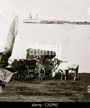 Belle Plain Landung, Virginia. Abstand auf Belle Plain Landing am James River. (US-Post Wagen 2. Korps im Vordergrund Stockfoto