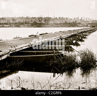 Jones Landung, VA., Nähe. Pontonbrücke über den James, vom Nordufer Stockfoto