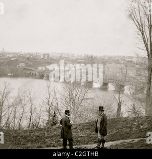 Washington, D.C. Die Aquäduktbrücke und Georgetown von der Virginia-bank Stockfoto