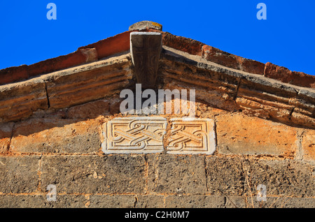 Architekturdetail an Wand der byzantinischen Kirche in der Mani, Lakonia, Griechenland Stockfoto