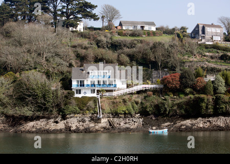 EIN BLICK ÜBER DEN FLUSS FOWEY, BODINNICK. CORNWALL UK. Stockfoto