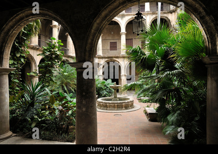 Havanna. Kuba. Innenhof im Convento e Iglesia de San Francisco De Asis, Habana Vieja/Altstadt Havannas. Stockfoto