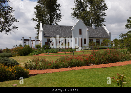 Gast im kapholländischen Stil der luxuriösen fünf-Sterne lodge The Manor im Shangri-La Estate, Ngorongoro, Tansania, Afrika Stockfoto