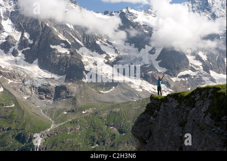 Eine Frau an einem Berghang, sogenannten, Schweiz Stockfoto