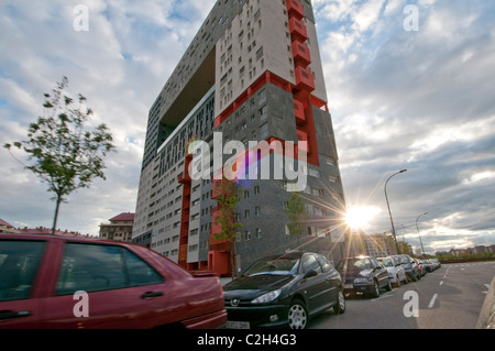 El Mirador de Sanchinarro, Sozialwohnungen von Blanca Lleó Asociados Architekten entworfen. Das Hotel liegt in Sanchinarro, einer Wohngegend in Madrid, Spanien Stockfoto