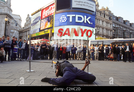 London - Straßenkünstler am Piccadilly Circus Stockfoto