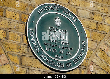 Historisches Haus grün Plakette Kennzeichnung der Website von der ehemaligen Heimat George Orwell, Canonbury Square, London Stockfoto
