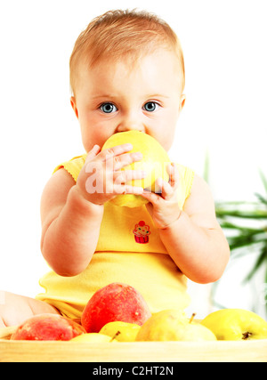 Kleines Baby Essen, Apfel, Closeup Portrait, Konzept der Gesundheitsversorgung & gesunde Kinderernährung Stockfoto