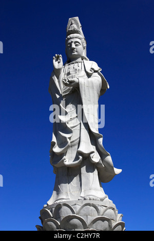 Ein Buddha Statue auf Anzeige in einem privaten Park in Óbidos, Portugal Stockfoto