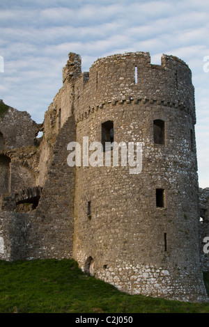 Bastion der Carew Castle, Pembrokeshire, Wales, UK Stockfoto