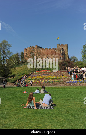 Tamworth Castle und Uferpromenade im Stadtzentrum UK Stockfoto