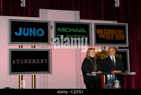 Kathy Bates und Motion Picture Arts and Sciences Präsident Sid Ganis 80. Academy Awards Nominierungen für Samuel Goldwyn Stockfoto