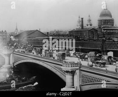 Die Black Friar's London Bridge Stockfoto