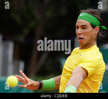 14.04.2011. Rafael Nadal (ESP) in seinem Match gegen Richard Gasquet (FRA) Stockfoto