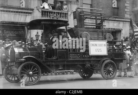 New York Fire Department Sport-Geschichte auf einem Float Stockfoto