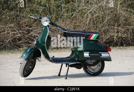 Eine seltene Piaggio Vespa Rally 200 renovierte klassische Roller Stockfoto