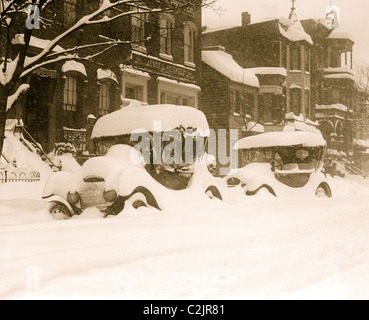 Autos Buried als geparkten in einer Straße von Washington DC während der Blizzard von 1923 Stockfoto