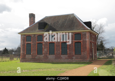 Das Brauhaus nach Restaurierung in Bushy Park, Hampton Court Road, Hampton, Middlesex, Großbritannien. Stockfoto