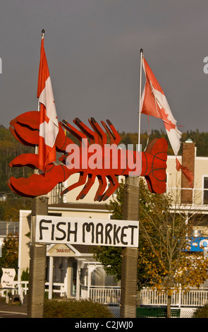 Hummer-Zeichen Werbung Fischmarkt im Dorf Alma, New Brunswick, Kanada Stockfoto