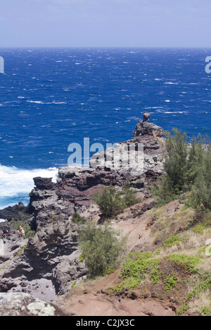 Lava Felsformationen entlang der rauen Nordwesten Küste von Maui, Hawaii Stockfoto