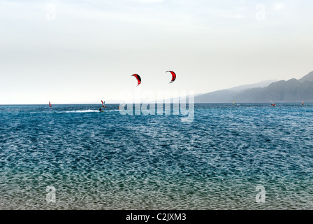Surfer in blaue Lagune - Dahab, Sinai-Halbinsel, Ägypten Stockfoto