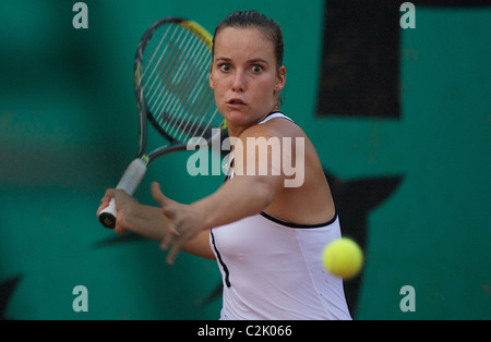 Jarmila Groth, Australien, in Aktion bei den French Open Tennisturnier in Roland Garros, Paris, Frankreich. Stockfoto