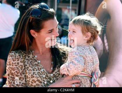 Brooke Shields und ihre Tochter Grier Hammond Henchy Dr. Seuss Horton Hears A Who! Premiere - roten Teppich Los Angeles, Stockfoto