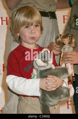 Robert Irwin Bindi Irwin präsentiert ihre neue Spielzeuglinie bei FAO Schwarz New York City, USA - 18.02.08 Stockfoto