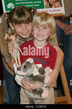 Bindi Irwin und Robert Irwin Bindi Irwin präsentiert ihre neue Spielzeuglinie bei FAO Schwarz New York City, USA - 18.02.08 Stockfoto