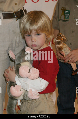 Robert Irwin Bindi Irwin präsentiert ihre neue Spielzeuglinie bei FAO Schwarz New York City, USA - 18.02.08 Stockfoto