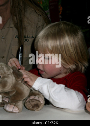 Robert Irwin Bindi Irwin präsentiert ihre neue Spielzeuglinie bei FAO Schwarz New York City, USA - 18.02.08 Stockfoto