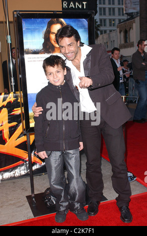 Eugenio Derbez und Adrian Alonso-Premiere von "unter den gleichen Mond" Egyptian Theatre Los Angeles, Kalifornien - 11.03.08 Stockfoto