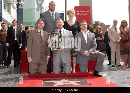 Leron Gubler, Frau, Shane McMahon Vince McMahon geehrt mit dem 2357th Stern auf dem Hollywood Walk, Triple H und Vince McMahon Stockfoto