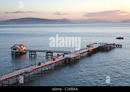 Murmelt Pier und Rettungsboot Haus, Mumbles, Swansea, Wales Stockfoto