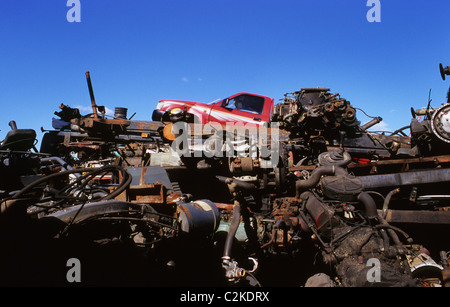 LKW und Scrapmetal in Schrottplatz uk Stockfoto
